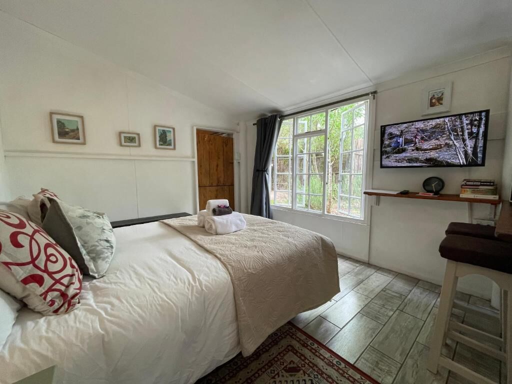 Economy Studio, Garden View | Iron/ironing board, free WiFi