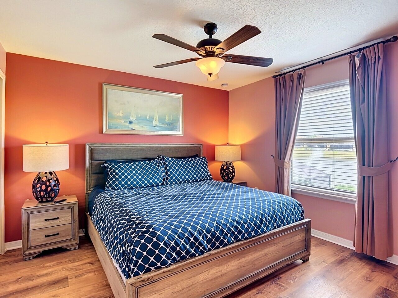 8 Schlafzimmer, Schreibtisch, WLAN, Bettwäsche