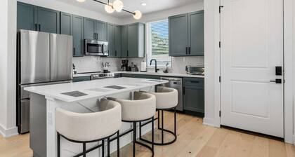 Chic 3BR in East Austin w EV Charger, Near DT!