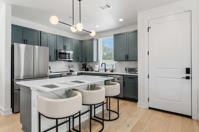 Chic 3BR in East Austin w EV Charger, Near DT!