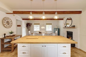 Interior - Farm House Cottage -  4 season Spa in Nature - Paddleboards - In&out Fireplace (Entrelacs)