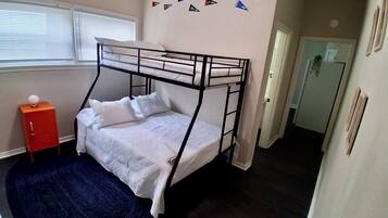 1 quarto, ferros/tábuas de passar roupa, Wi-Fi, roupa de cama