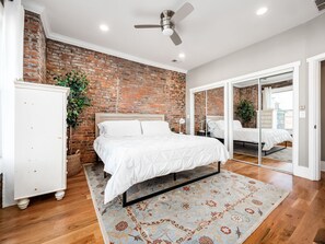 5 bedrooms, iron/ironing board, travel cot, free WiFi - Historic Home Near Downtown - Sleeps 14 - Arcade (Columbus)