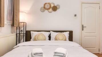 Appartement Confort, cuisine | Rideaux occultants, fer et planche à repasser, Wi-Fi gratuit