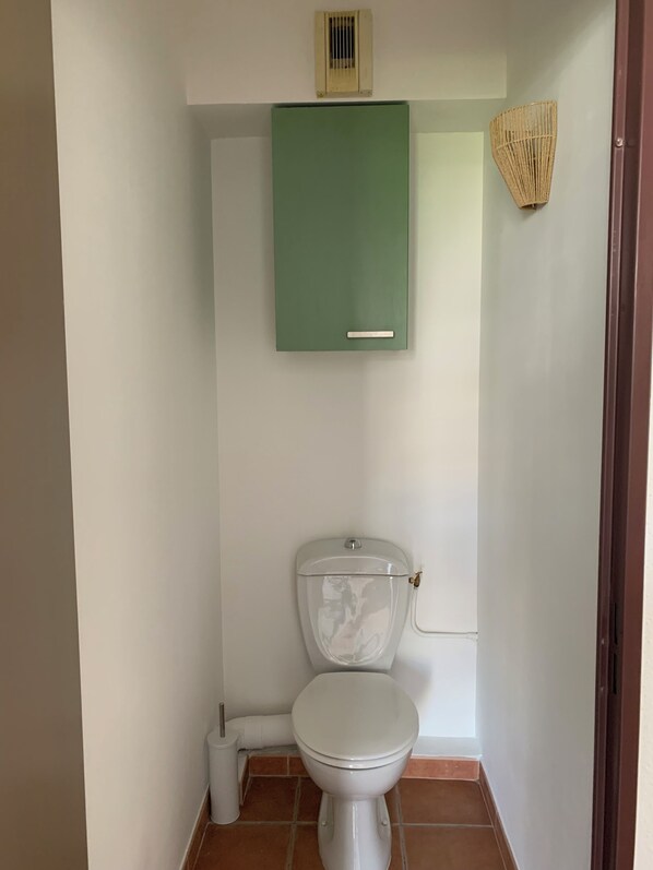 Bathroom - Vrbo Property (avignon)