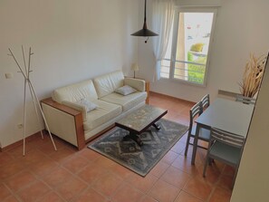 Living area - Vrbo Property (avignon)