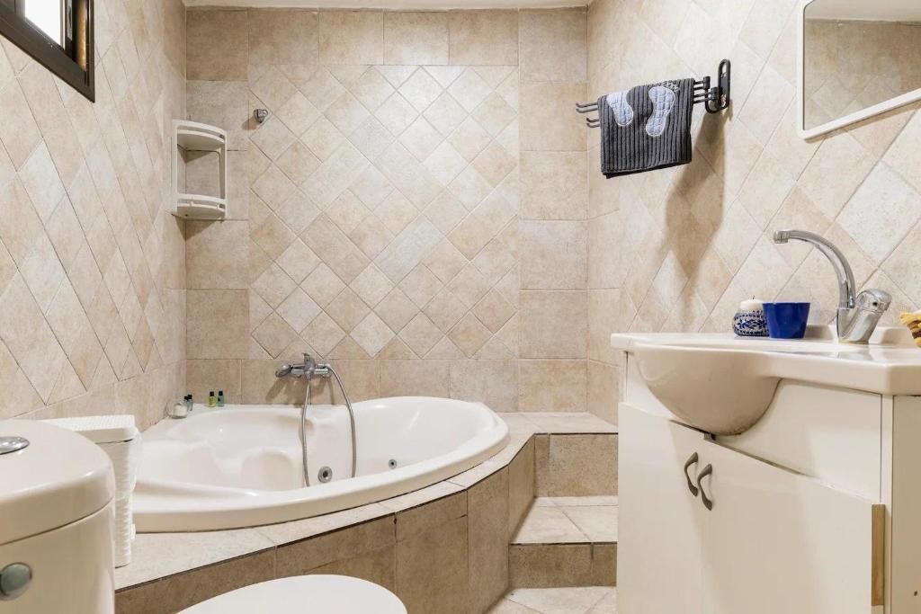 Apartment, Balcony | Bathroom
