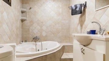 Apartment, Balcony | Bathroom