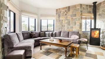 Apartment, Balcony | Living area