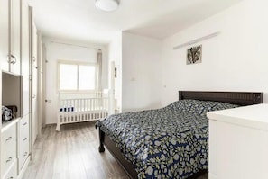Appartement, balcon | Accès au Wi-Fi (inclus)