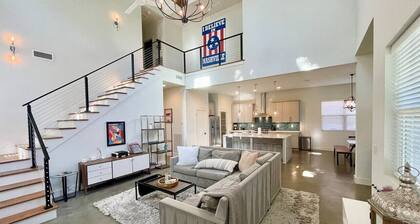 Song Writer`s Retreat with Hot Tub - Near Broadway