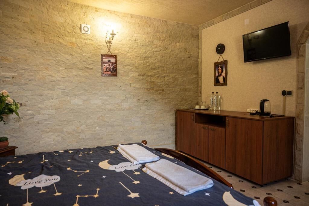 Chambre Deluxe Double ou avec lits jumeaux, vue cour intérieure | Coffres-forts dans les chambres, Wi-Fi gratuit