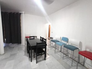 Maison, balcon | Restauration