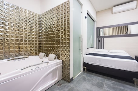 Deluxe Double Room. Hotel Montana
