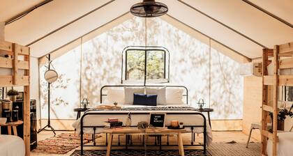Deluxe Luxury Safari Tent