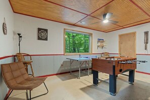 Spielezimmer