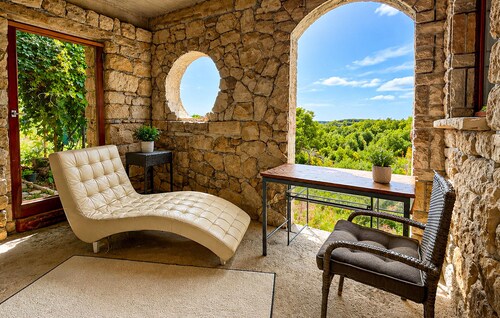 2 bedroom stunning apartment in Plastovo