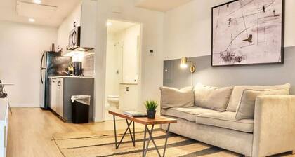 Sleek Downtown Apt | Gaslamp & Stadium Steps Away
