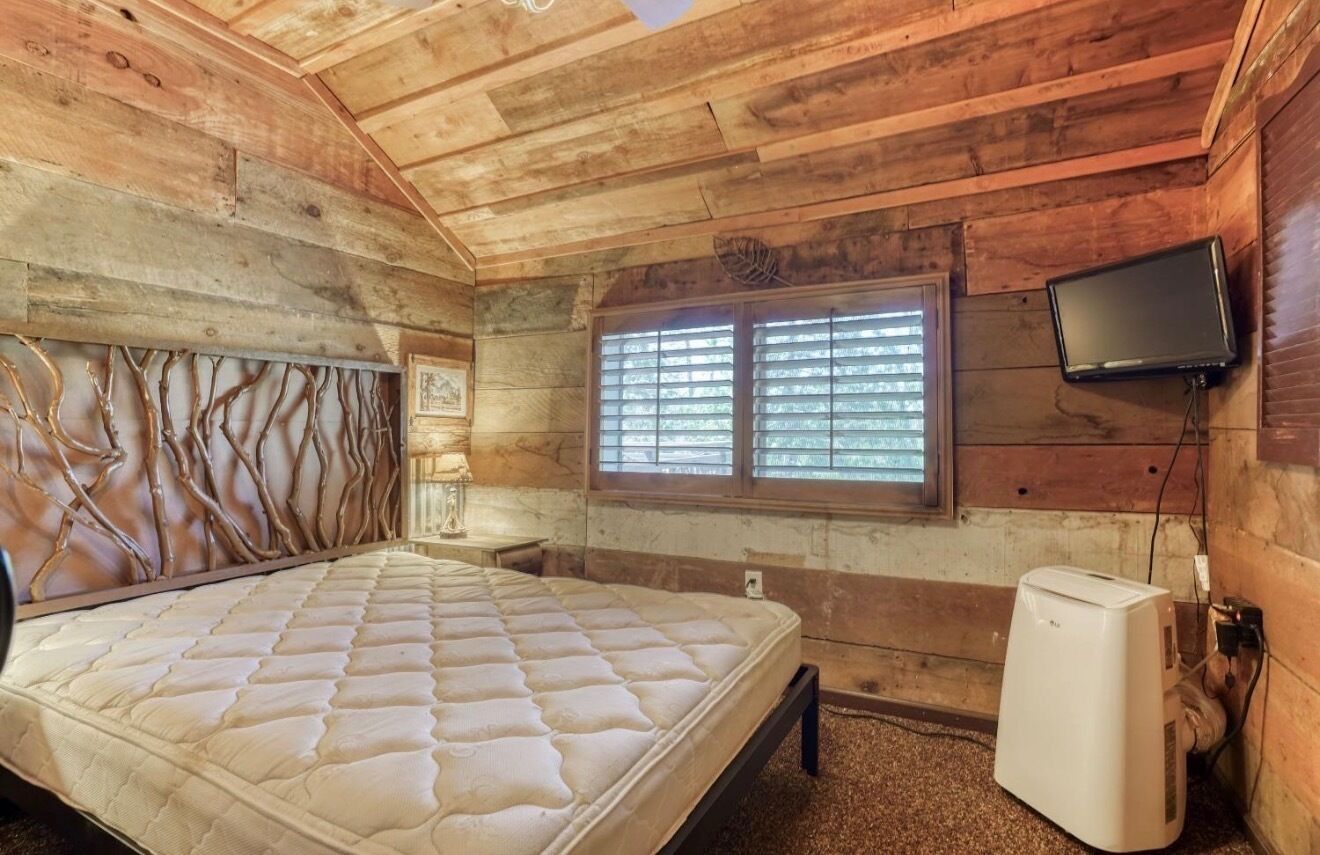 3 bedrooms, WiFi, bed sheets, wheelchair access