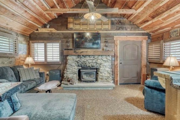 Smart TV, fireplace