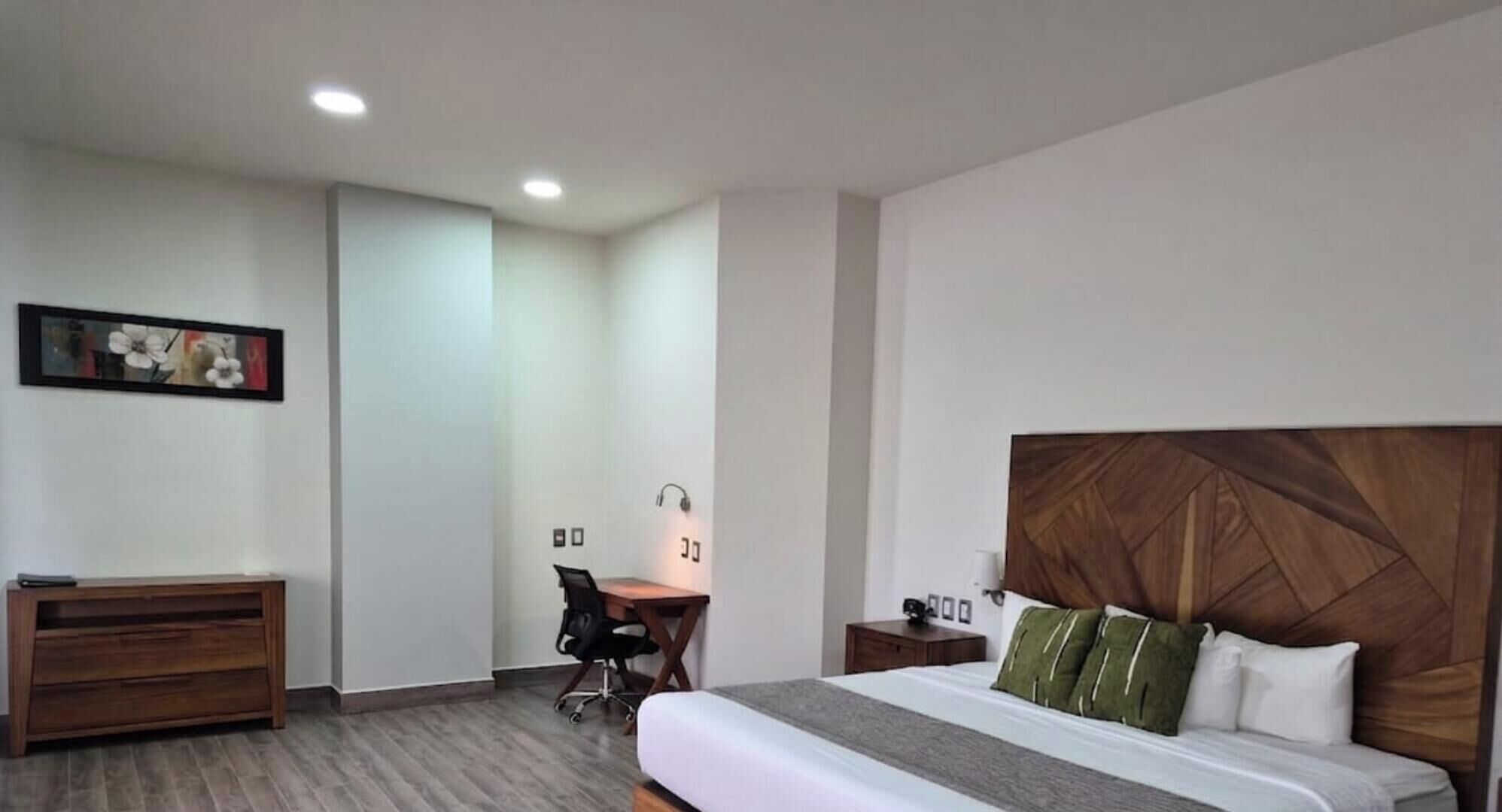 Deluxe Studio Suite, Non Smoking, Housekeeping | In-room safe, desk, iron/ironing board, free WiFi