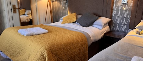 Triple Room, Private Bathroom, Garden View (3) | Iron/ironing board, free WiFi