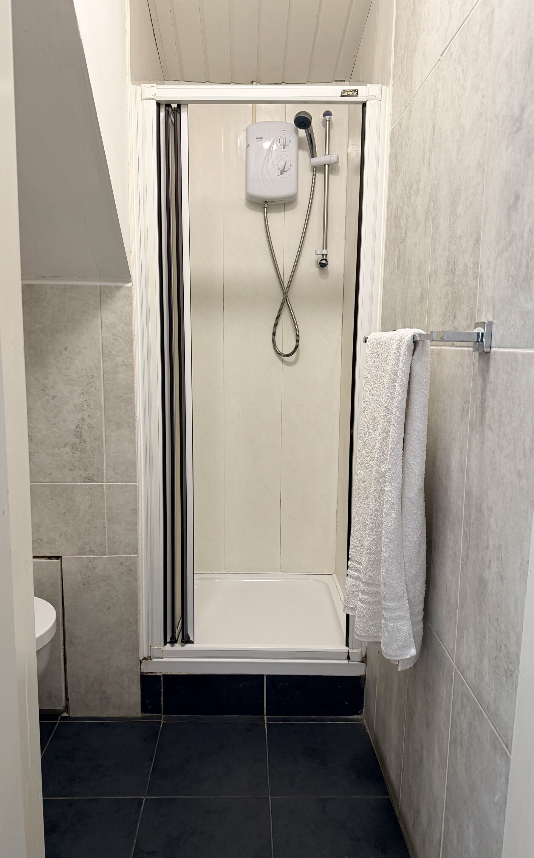 Dreibettzimmer, eigenes Bad, Gartenblick (3) | Badezimmer