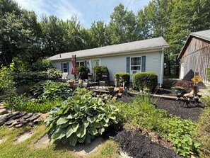 Exterior - Rustic Horse-Farm Stay on 7 Acres, Lake Erie, Nature, Horses and More. (Ashtabula)