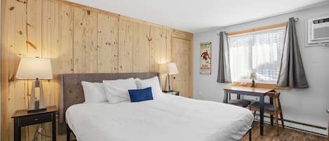 Studio, 1 King Bed, Pets Not Allowed, Mountain View (Powder Trail Retreat) | 1 bedroom, individually decorated, individually furnished