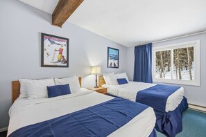 コンドミニアム クイーンベッド 2 台 ペット不可 マウンテンビュー (Aspen Lodge Suite) | 1 室のベッドルーム、客室ごとに異なる装飾、客室ごとに異なるインテリア
