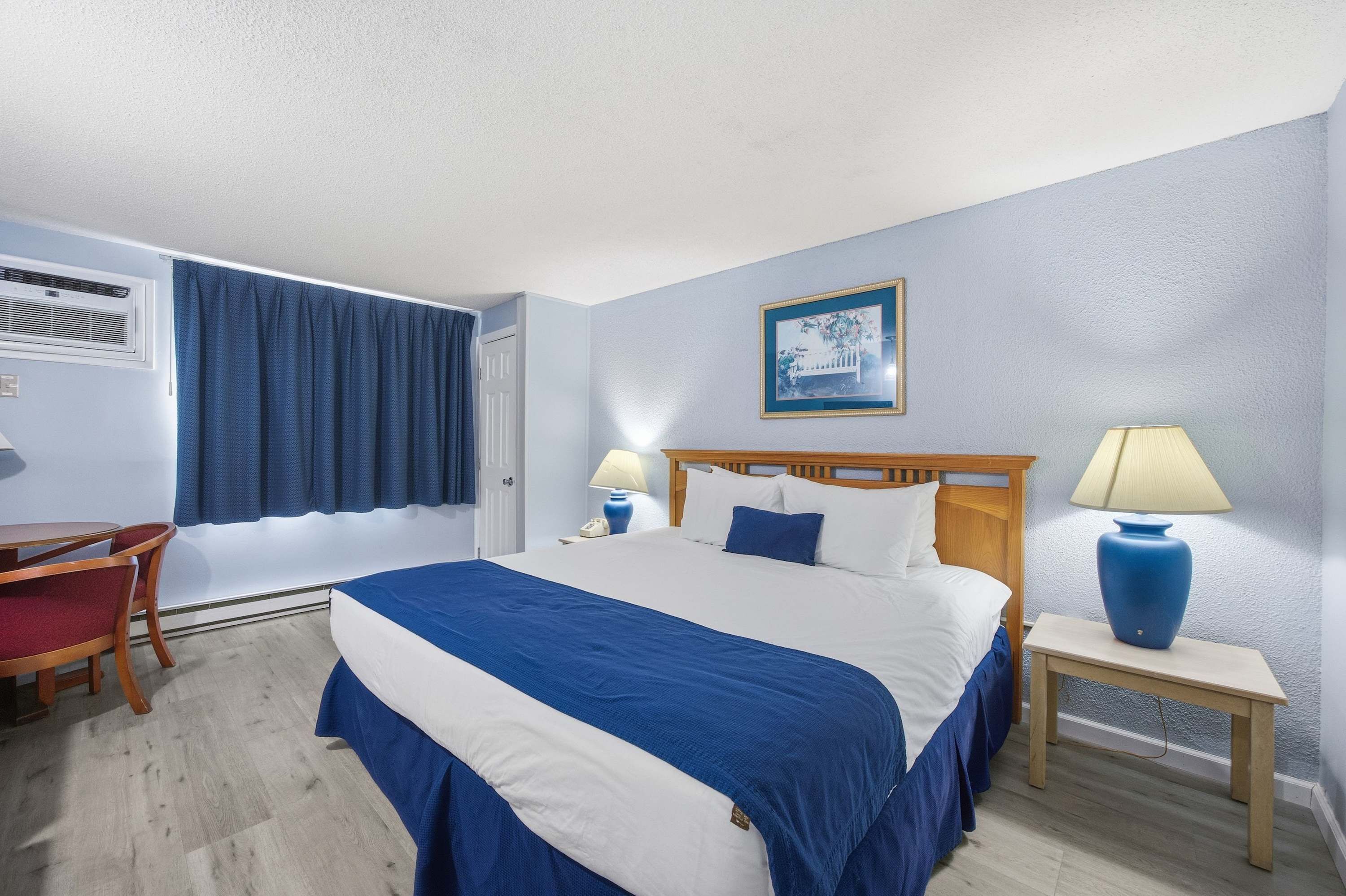 Studio, 1 King Bed, Pets not allowed, Mountain View (Mountain Trek Escape) | 1 bedroom, individually decorated, individually furnished