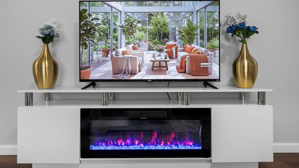 Smart-TV og peis