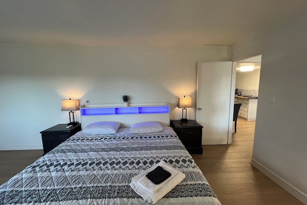 Deluxe Suite, Multiple Beds, Lake View | Desk, laptop workspace, WiFi (free)