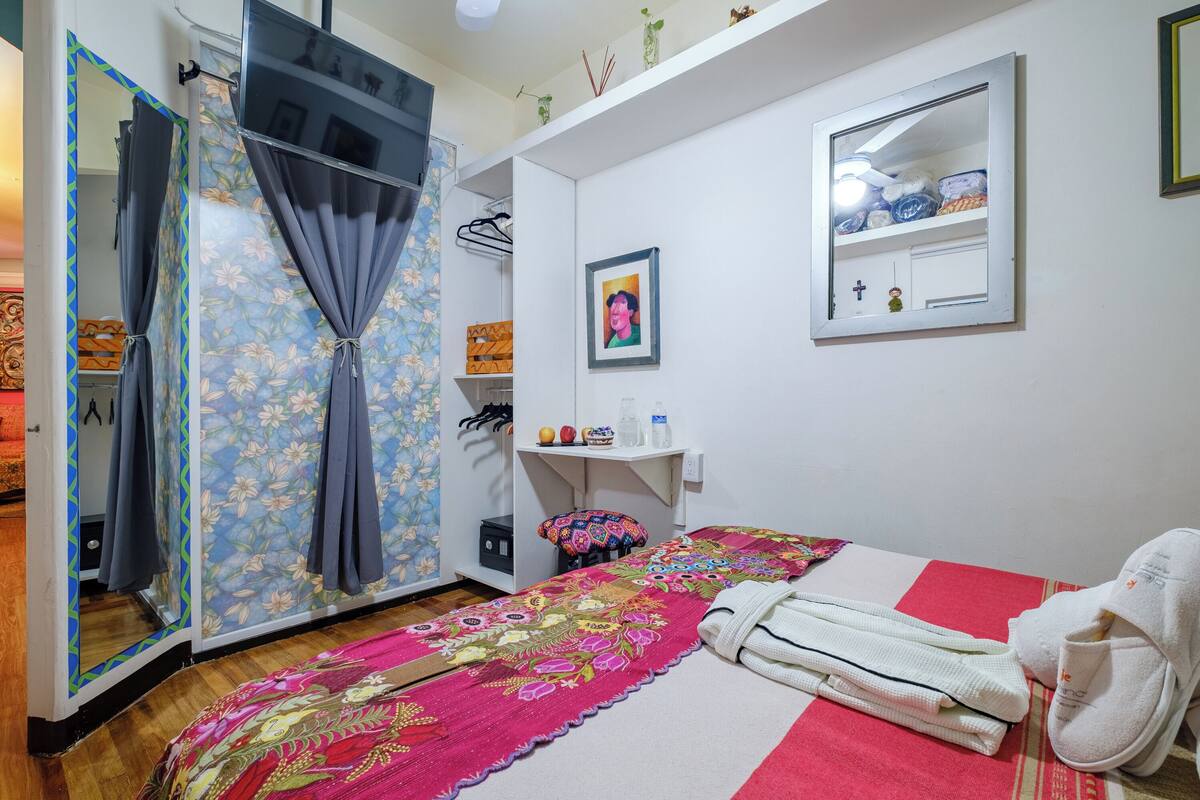 In-room safe, desk, laptop workspace, soundproofing
