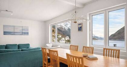 Great Views of Fjord & Mountains, Balcony, Central