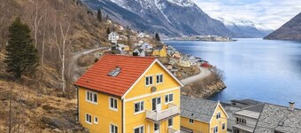 Great Views of Fjord & Mountains, Balcony, Central