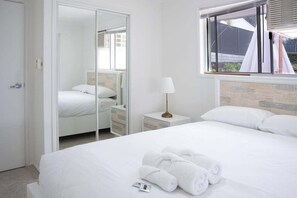 Iron/ironing board, WiFi - 4BR Luxury Retreat (Gold Coast)