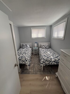 Unclassified image, 2 of 16, button - Fabulous 3-bedroom house with AC in charming Narragansett (Narragansett)