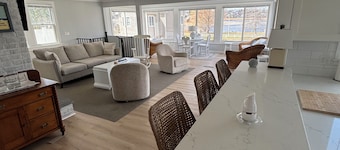 Fabulous 3-bedroom house with AC in charming Narragansett
