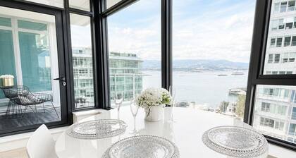 Luxury Lakeview Condo at Aqua - Pool & Sandy Beach