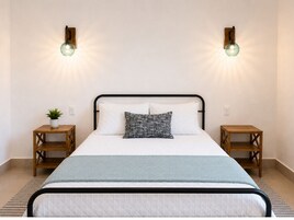 Cortinas blackout, tabla de planchar con plancha y wifi gratis