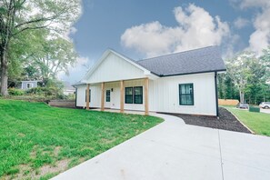 Exterior - Brand new modern house in Greenville sc! luxury home! (Greenville)