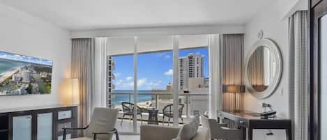 Studio, City View | Living area