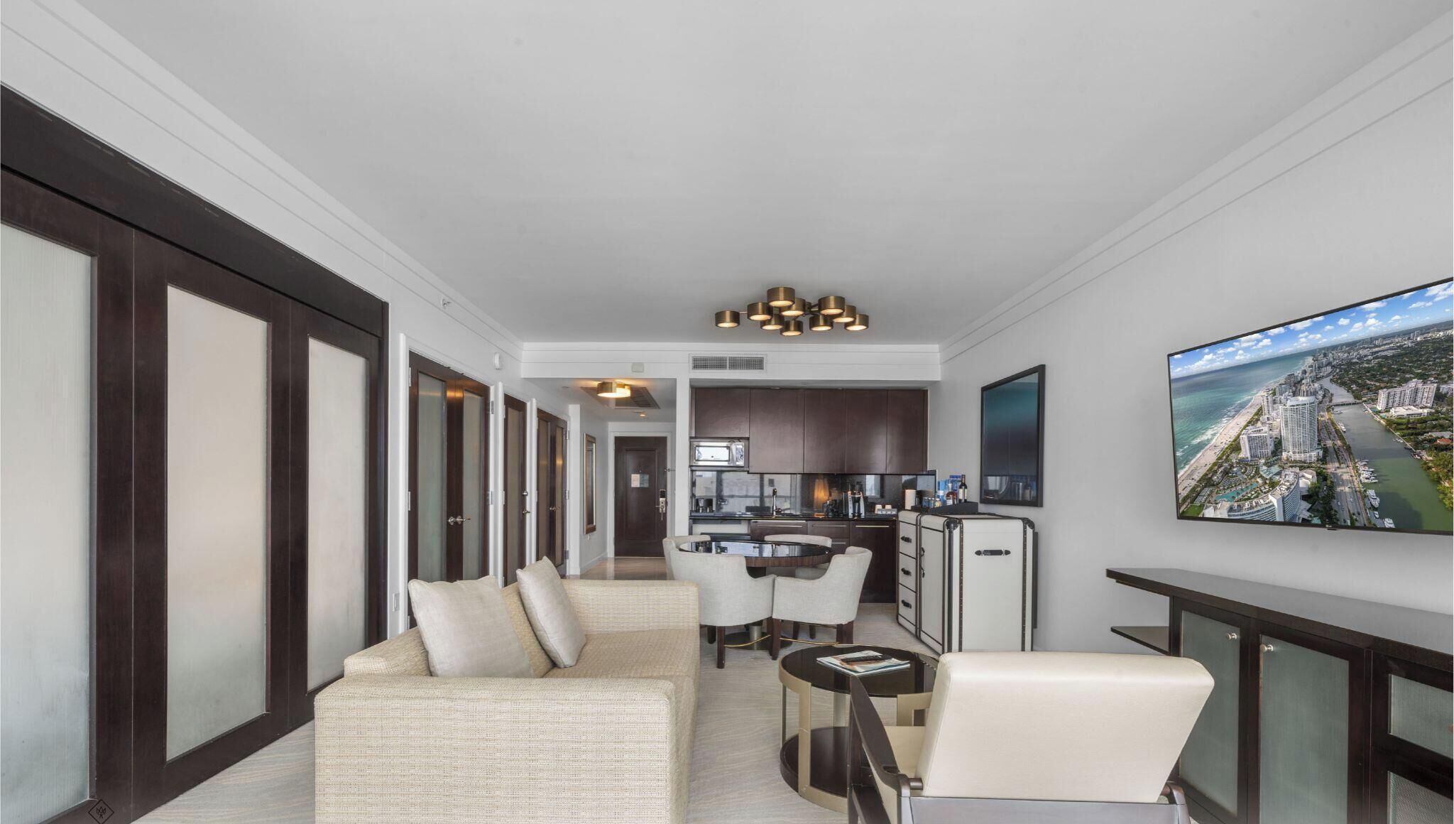 Studio, City View | Living area