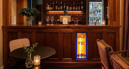 Old Vic Hotel