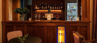 Old Vic Hotel