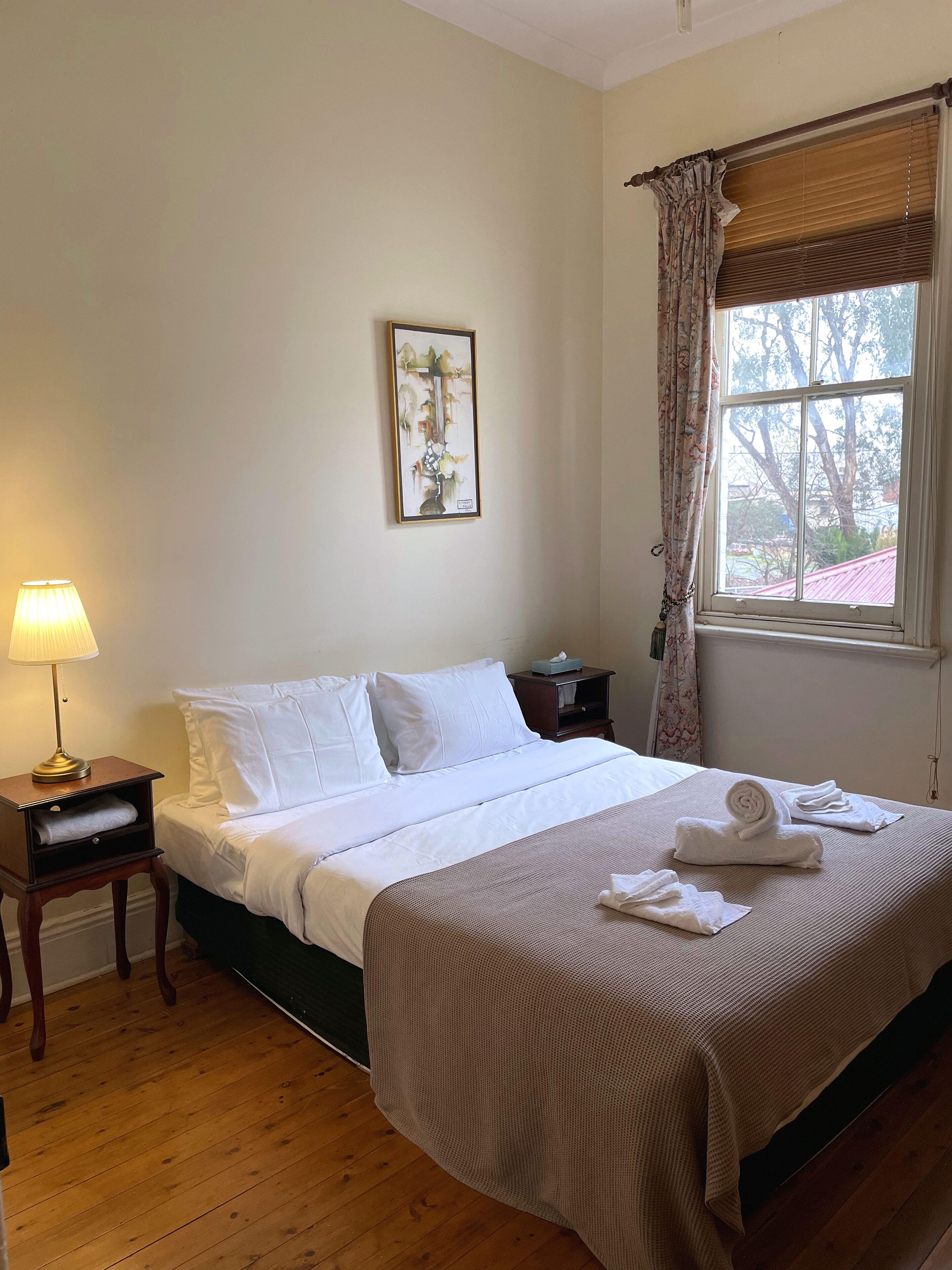 Economy Double Room, 1 Queen Bed, Air conditioning | Premium bedding, WiFi (free), individually furnished, bed sheets