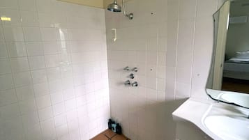 Comfort Double Room, 1 King Bed, Air conditioning, Garden View | Bathroom