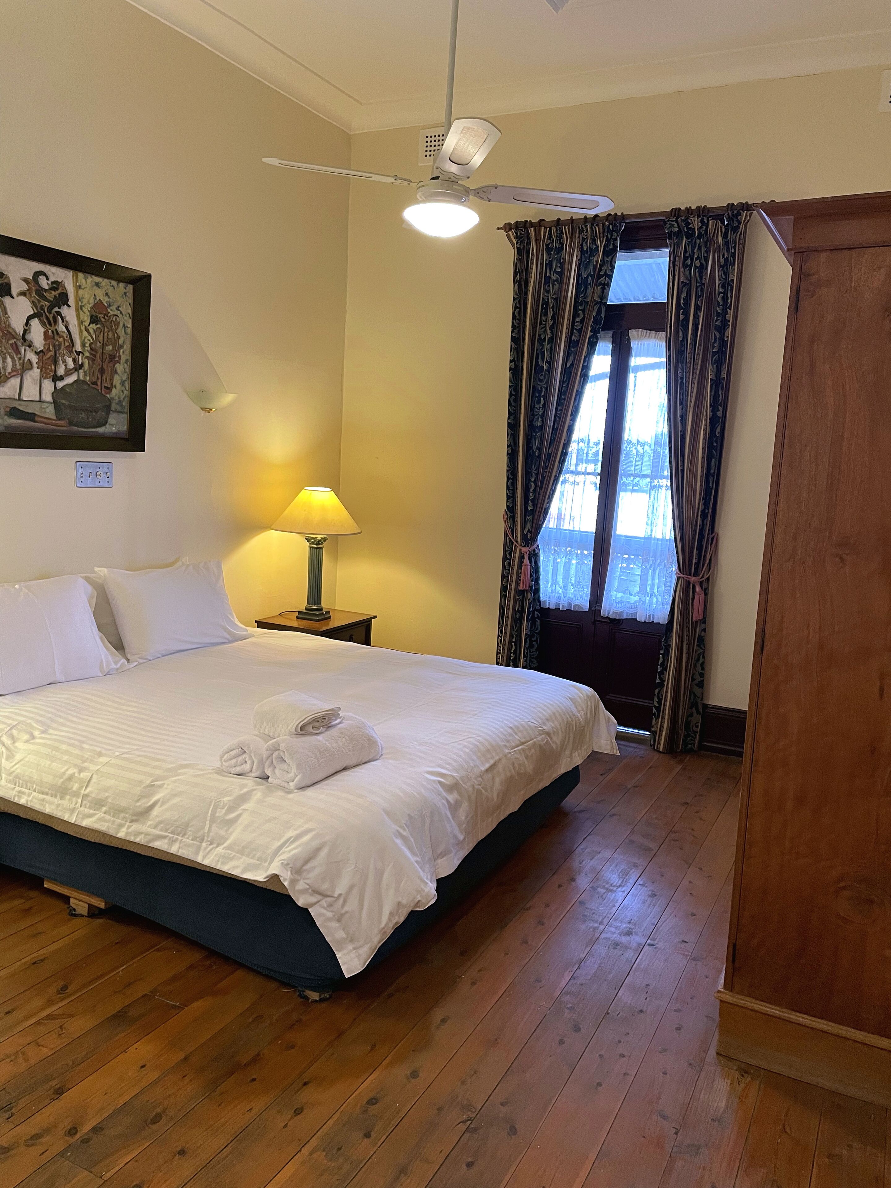 Signature Double Room, 1 King Bed, Air conditioning | Premium bedding, WiFi (free), individually furnished, bed sheets