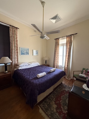 Standard Double Room, 1 King Bed, Non Smoking | Individually furnished, free WiFi, bed sheets - Old Vic Hotel (Canowindra)